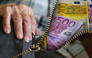 上海社保卡如何领取失业金补助金呢